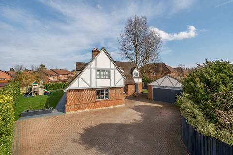 5 bedroom detached house for sale, Foxley Lane, Bracknell RG42