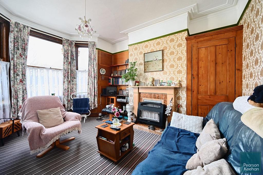 144 Springfield Road, bn1 (17).jpg