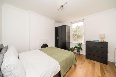 1 bedroom flat for sale, Queen's Club Gardens, London W14