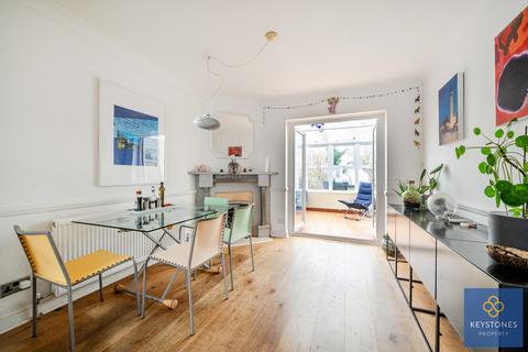 26 Carter Drive, Romford, RM5 2PD