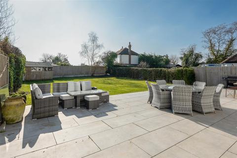 6 Cherry Orchard, Chestfield, Whitstable, CT5 3NQ