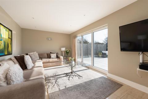 6 Cherry Orchard, Chestfield, Whitstable, CT5 3NQ
