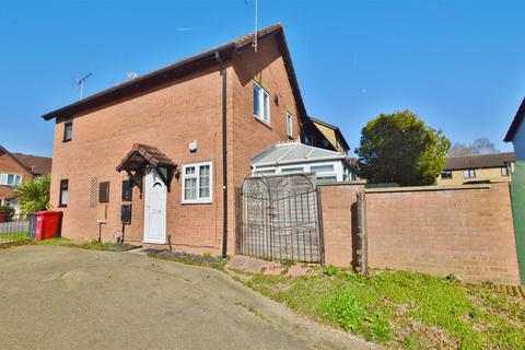 1 bedroom house for sale, Haig Drive, Slough