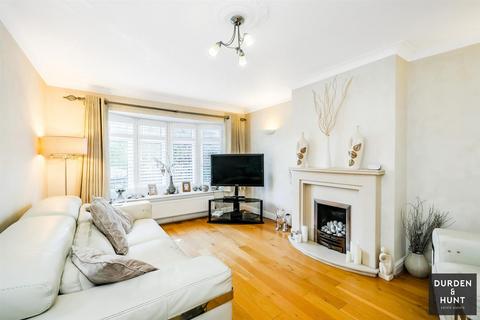 4 bedroom semi-detached house for sale, Avon Road, Upminster, RM14