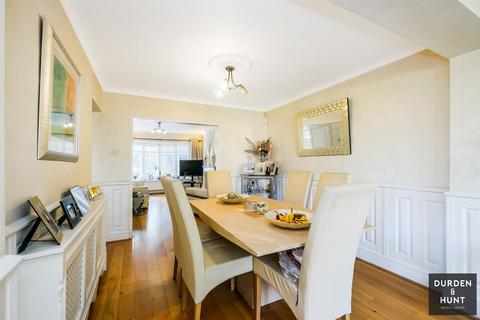 4 bedroom semi-detached house for sale, Avon Road, Upminster, RM14