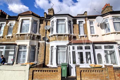 3 bedroom terraced house for sale, Kempton Road, London