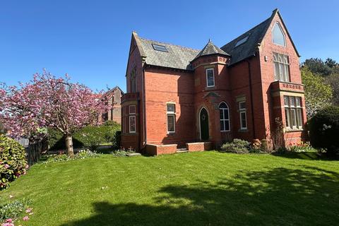 undefined, Cemetery Lodge, Queens Road, M41