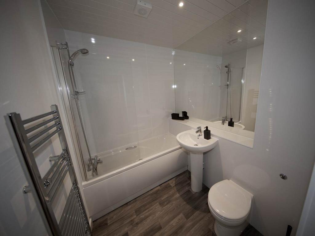 21, bathroom