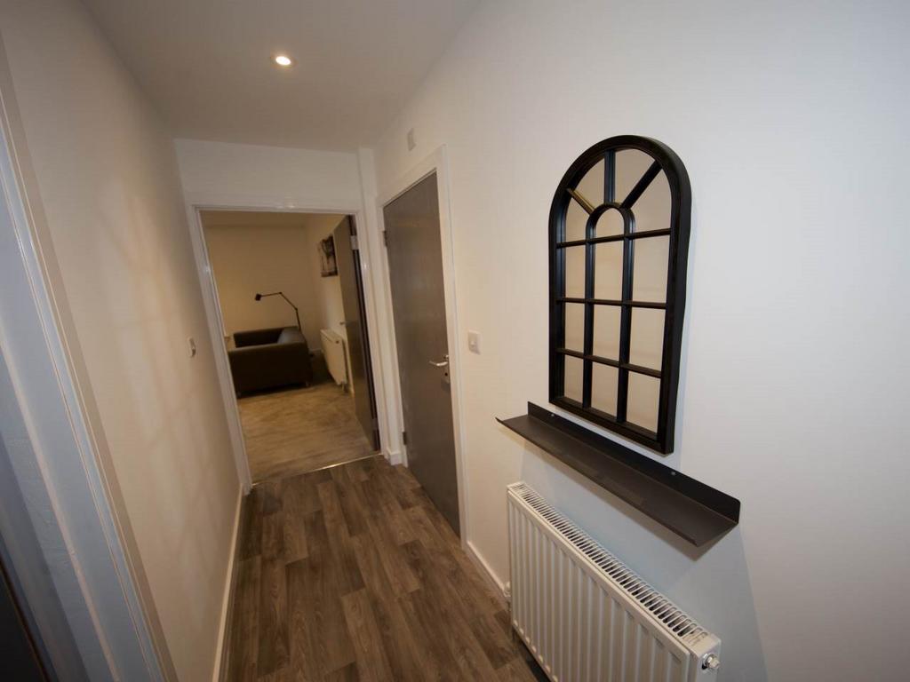 21, Hall