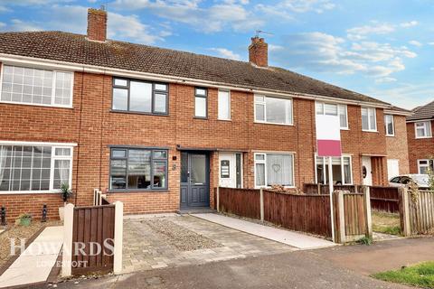 2 bedroom terraced house for sale, Lynton Gardens, Lowestoft