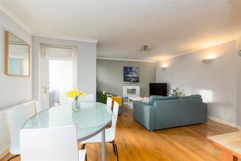 33/4 Ocean Drive, Edinburgh, EH6 6JL