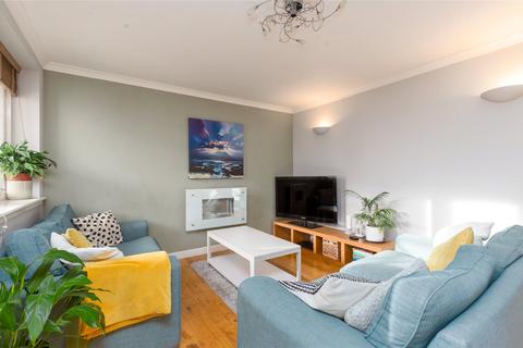 33/4 Ocean Drive, Edinburgh, EH6 6JL