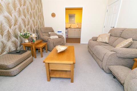 2 bedroom apartment for sale, Willowmere, Middlewich