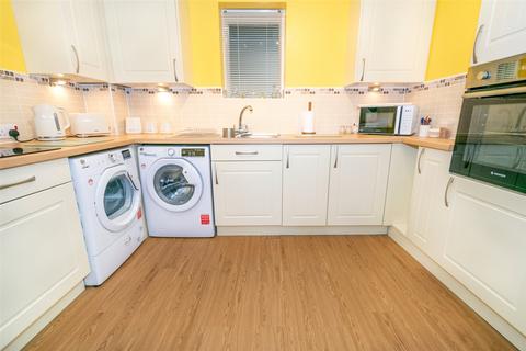 2 bedroom apartment for sale, Willowmere, Middlewich