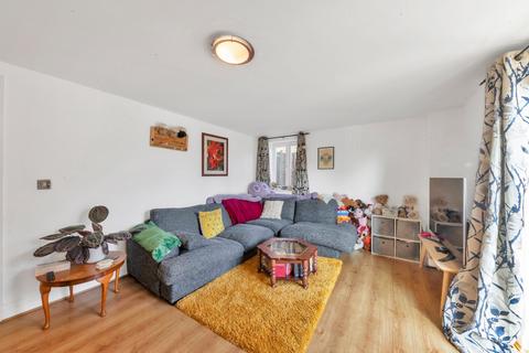 2 bedroom flat for sale, Kneesworth Street, Royston SG8