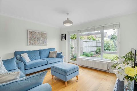 3 bedroom detached house to rent, Saxonbury Avenue, Sunbury-On-Thames TW16