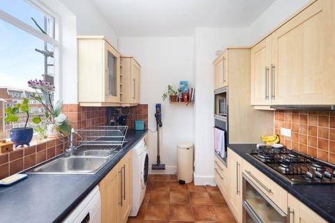 2 bedroom flat to rent, Tremlett Grove, Archway, London, N19