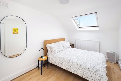 2 bedroom flat to rent, Tremlett Grove, Archway, London, N19