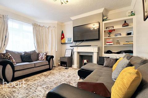 undefined, Broad Avenue, Bedford