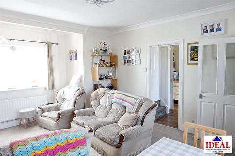 52 The Park, Woodlands, Doncaster, DN6 7RL