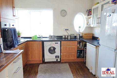52 The Park, Woodlands, Doncaster, DN6 7RL