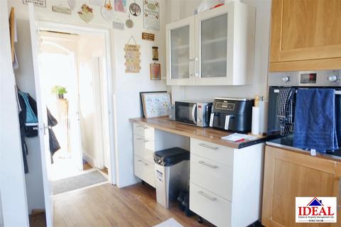 52 The Park, Woodlands, Doncaster, DN6 7RL