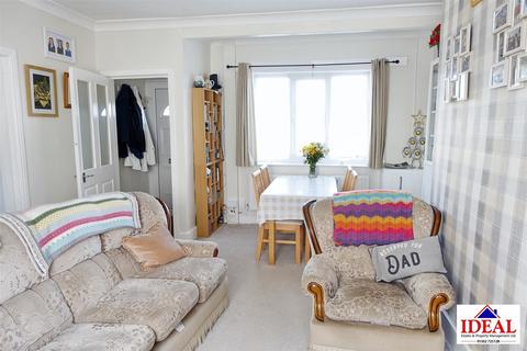 52 The Park, Woodlands, Doncaster, DN6 7RL