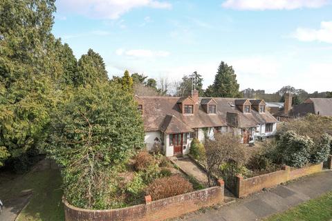 Milford Lodge, Godalming GU8