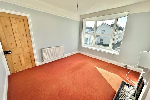 2 bedroom apartment to rent, Warbro Road, Torquay, TQ1