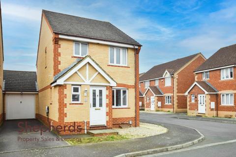 3 bedroom detached house for sale, Pettys Close, Cheshunt EN8