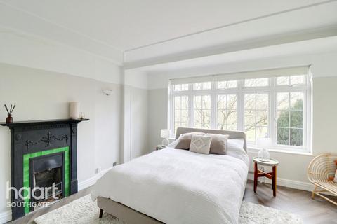 120 Church Hill Road, Barnet, EN4 8XB