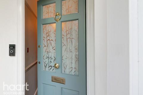 120 Church Hill Road, Barnet, EN4 8XB