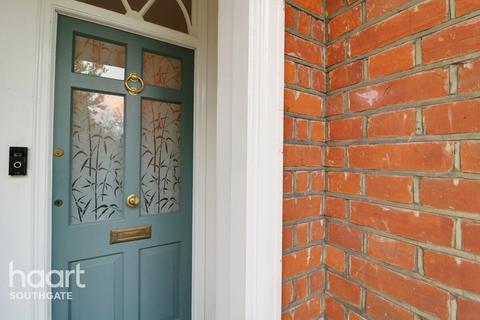 120 Church Hill Road, Barnet, EN4 8XB