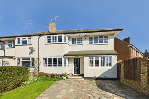 75 Pine Gardens, Ruislip, HA4 9TS