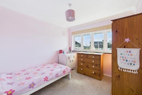 75 Pine Gardens, Ruislip, HA4 9TS