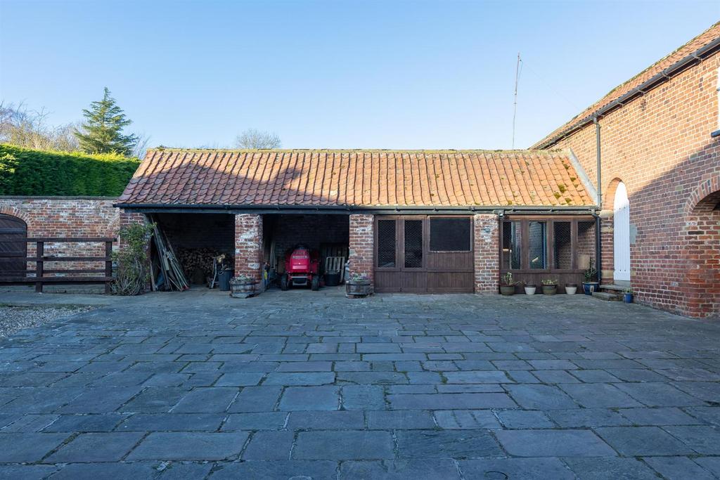 Cartshed within Courtyard