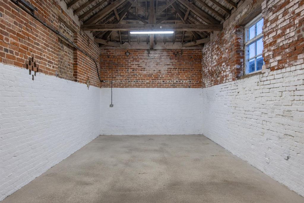 Barn with PP