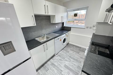 2 bedroom apartment to rent, Robinwood Court, Leeds, West Yorkshire, LS8