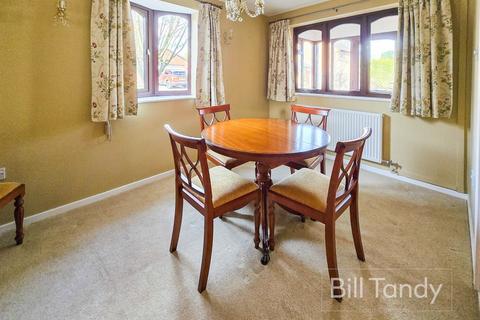 4 bedroom detached house for sale, Grosvenor Close, Lichfield, WS14