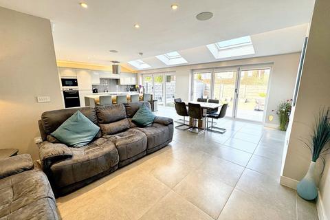 12 Alexander Drive, Bury, BL9 8PF