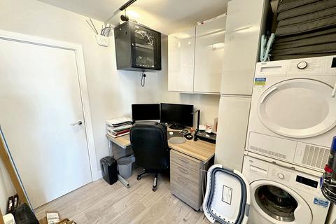 12 Alexander Drive, Bury, BL9 8PF