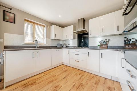 3 bedroom semi-detached house for sale, Banbury,  Oxfordshire,  OX15