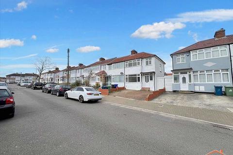 3 bedroom end of terrace house for sale, Gainsborough Gardens, Edgware