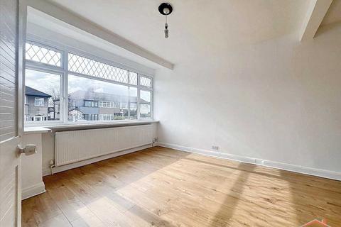 3 bedroom end of terrace house for sale, Gainsborough Gardens, Edgware