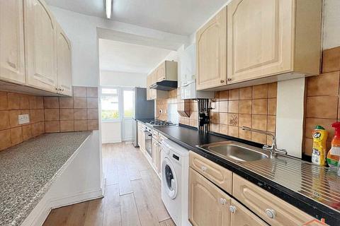 3 bedroom end of terrace house for sale, Gainsborough Gardens, Edgware