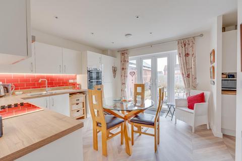 3 bedroom semi-detached house for sale, Pristine three-bedroom family home, located on the popular Chestnut Park development within Yatton's North End