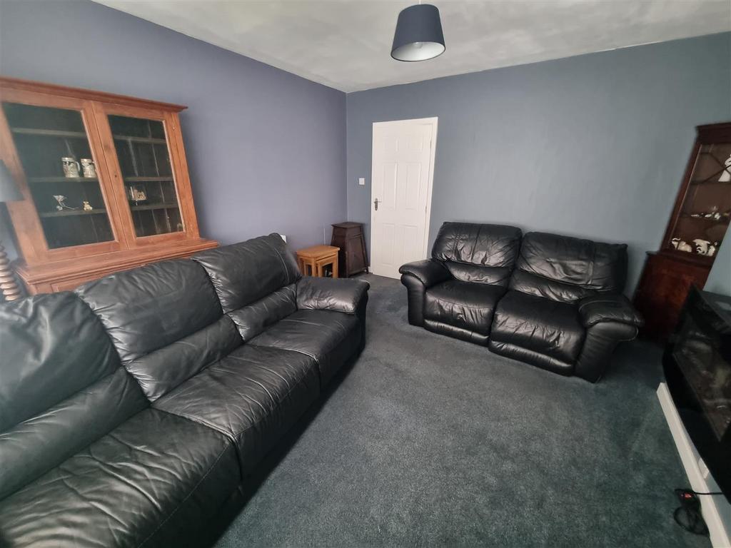 Lounge Continued