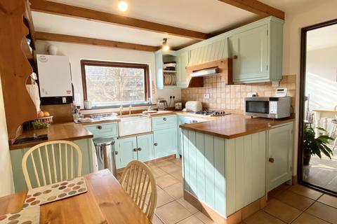 2 bedroom end of terrace house for sale, Phillack Hill, Phillack, TR27 5AD