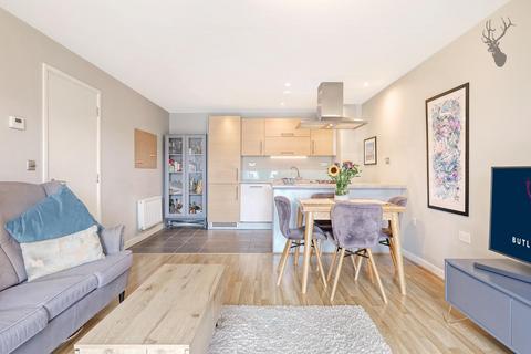 2 bedroom apartment for sale, Park View Court, Bow