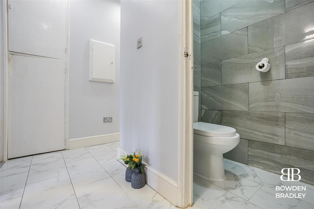Toliet